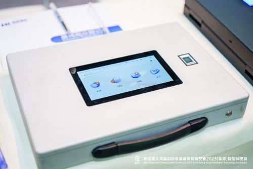 北科智慧智能手提箱旗艦版驚艷亮相2023 香港 智能科技展