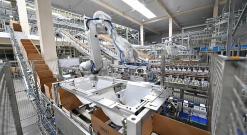 中國乳業首家！蒙牛寧夏全數智化工廠獲評WEF“燈塔工廠”